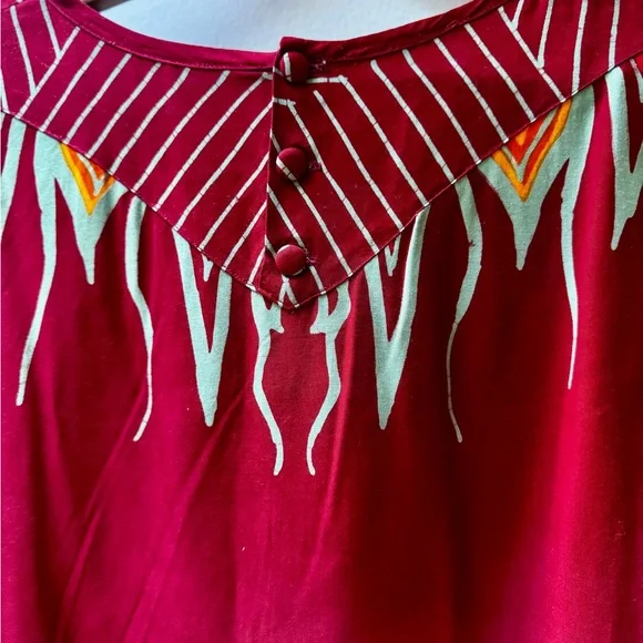 Batik Indonesian painted traditional Red Floral Top and Pant set. Med-large - Picture 3 of 5